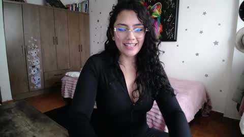    online show from April 11, 10:25 pm