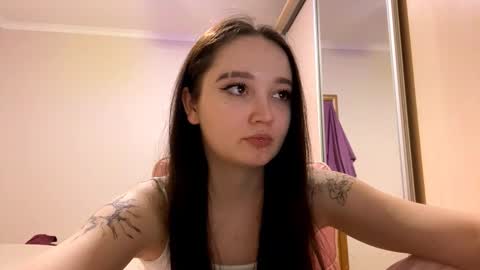 Yumi online show from March 5, 4:27 pm