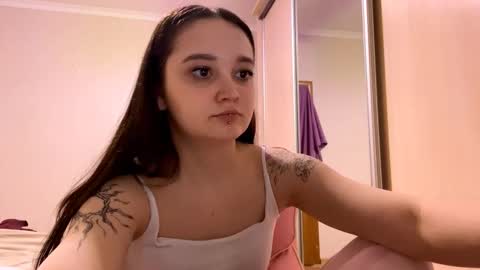 Yumi online show from March 4, 3:42 pm