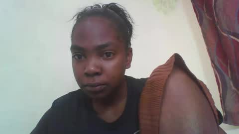 thalyra online show from April 21, 2:51 am