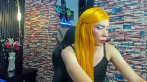 thamara_roberts online show from April 28, 7:18 pm