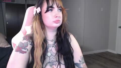 Thatwitch710 online show from April 29, 3:00 am