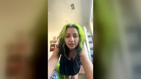thebrattybelle99 online show from June 12, 9:58 pm
