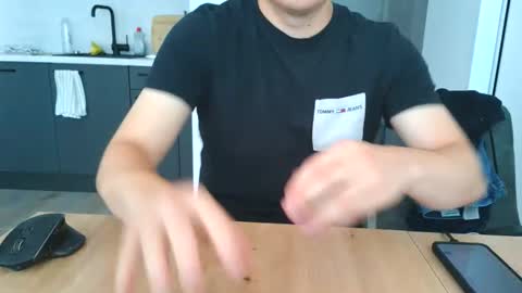 thecuteguy144949 online show from June 8, 8:15 am