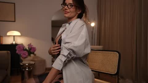 Nadia online show from June 1, 7:15 pm