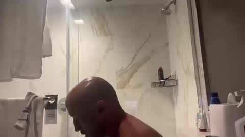 thehotlatindude100 online show from April 11, 2:43 pm