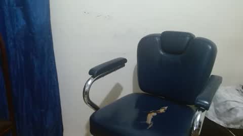 thehousedog online show from February 1, 12:30 am