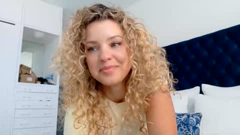 Lily Marie online show from June 12, 6:18 pm