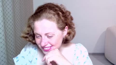 Ella online show from October 16, 4:50 pm