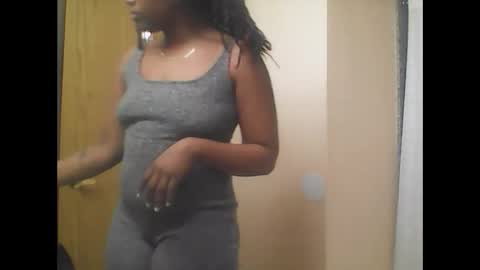 Snapshot of thenaturalgoddess chatting on February 3, 4:04 am TheNaturalGoddess online show from February 3, 4:04 am