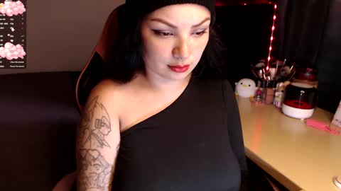 Sara online show from April 8, 5:38 pm