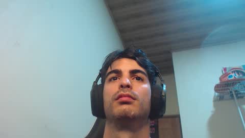 Snapshot of therazhanen chatting on October 22, 5:32 am Santiago Enrique online show from October 22, 5:32 am