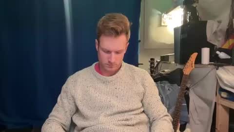Snapshot of therealveggieboy chatting on December 4, 8:23 pm Pookie online show from December 4, 8:23 pm