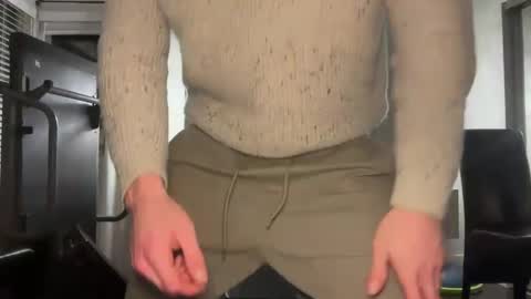 Snapshot of therealveggieboy chatting on December 12, 2:26 am Pookie online show from December 12, 2:26 am