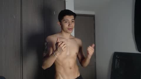 Snapshot of thesaint_xxx chatting on October 17, 5:00 am thesaint_xxx online show from October 17, 5:00 am