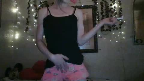 sillymillie0 online show from September 17, 12:03 am