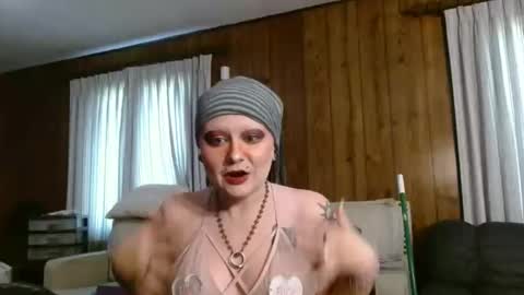 Siren of the Fae online show from April 11, 8:13 pm