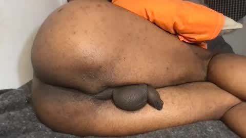 thetightestass14 online show from December 16, 11:49 am