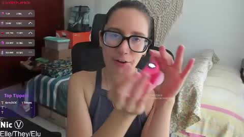 Nicole online show from July 23, 8:39 pm
