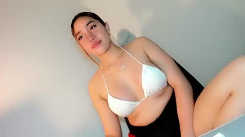 Snapshot of thewhoremistress05 chatting on October 21, 5:38 pm stella online show from October 21, 5:38 pm