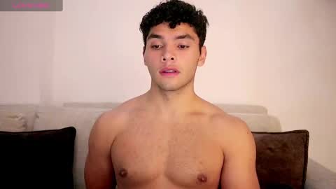 Just Thiago  online show from March 3, 12:48 am