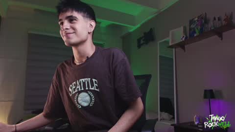 Thiago online show from February 8, 12:06 am