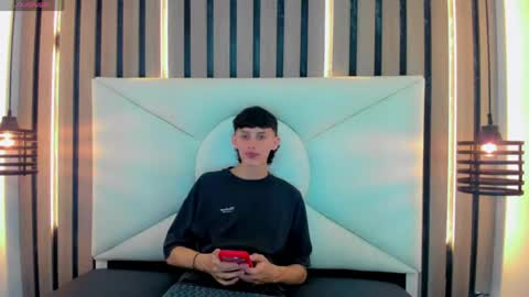 thiago_twink38 online show from April 23, 4:42 am