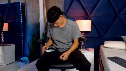 T H I A G O online show from May 24, 4:31 am