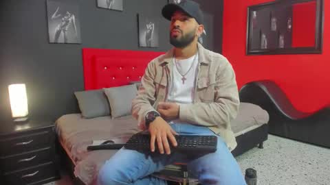 Thia Gomez online show from November 26, 12:24 pm