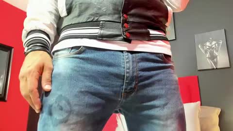 Thia Gomez online show from March 12, 12:26 pm