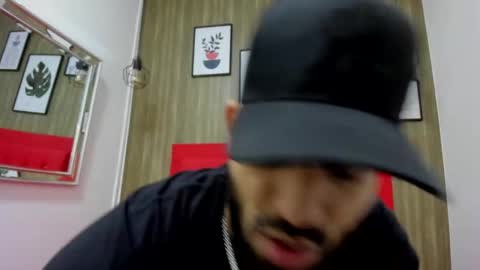 Thia Gomez online show from January 16, 7:01 pm