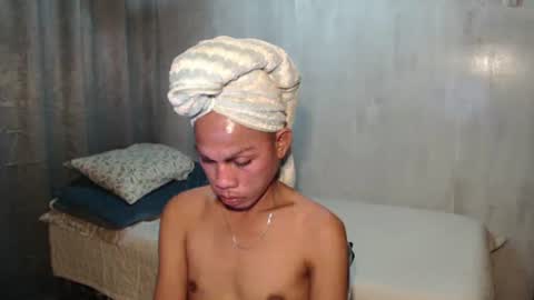 gil online show from April 21, 1:42 am