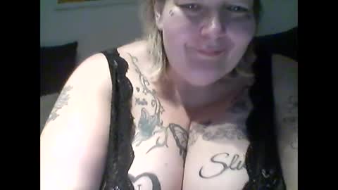 thickdarkangel online show from May 22, 6:47 pm