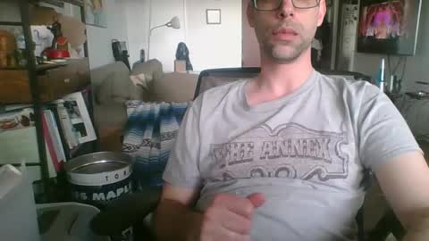 thickty online show from April 23, 10:33 pm