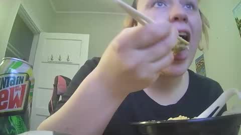 thicpixie online show from December 1, 1:25 am