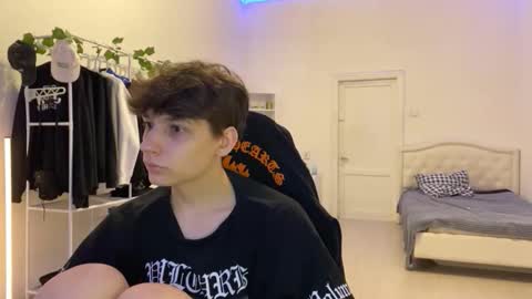 Thomas Hill online show from October 27, 8:31 pm