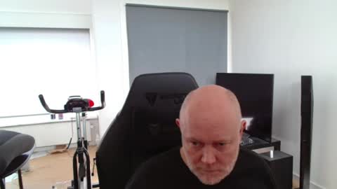 thomas806035 online show from July 31, 10:16 am
