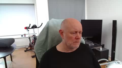 thomas806035 online show from July 1, 8:12 am