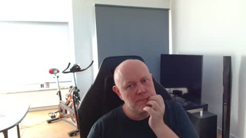 thomas806035 online show from June 20, 6:25 pm