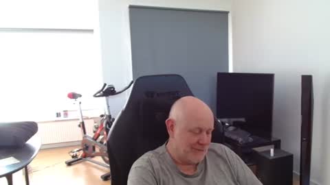 thomas806035 online show from June 24, 2:35 pm