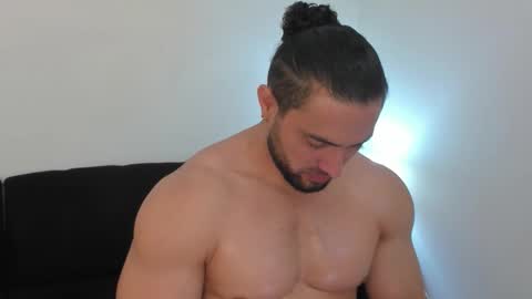 Thomas Brandon online show from February 6, 3:43 am