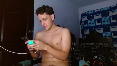 ---Thomas--- online show from November 27, 10:28 pm