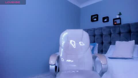 Thomas online show from December 3, 12:39 pm