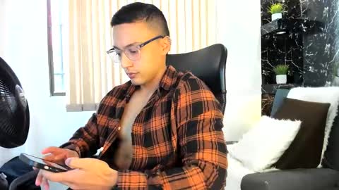  T H O M A S online show from November 21, 1:20 pm