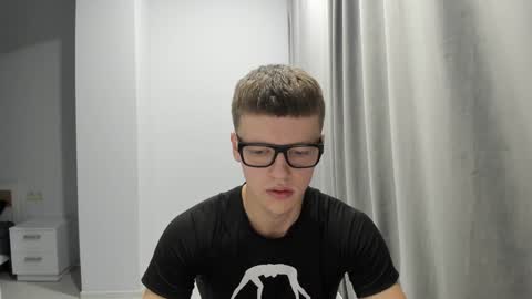 Tomas online show from December 2, 6:05 pm