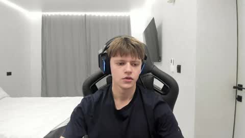 Tomas online show from April 16, 6:08 pm