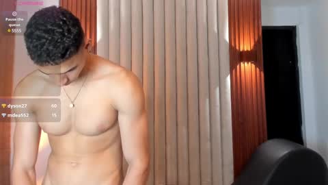 Thomas online show from March 4, 10:38 pm