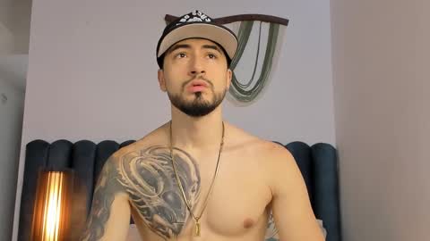 Snapshot of thomasmarzo1 chatting on October 28, 4:08 pm sweetfit boy online show from October 28, 4:08 pm