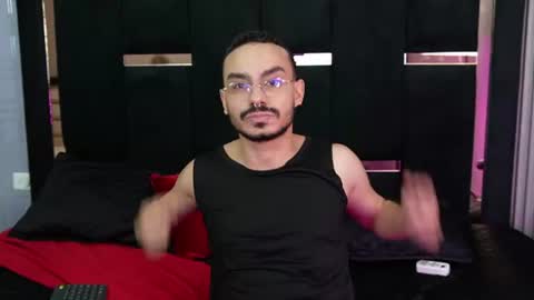 Thomas online show from June 19, 11:44 pm