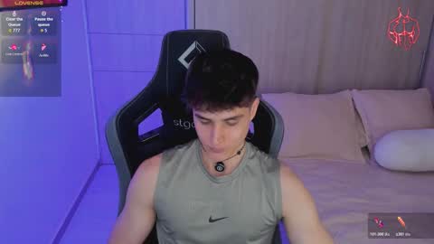 Thom Klein online show from March 18, 7:42 pm